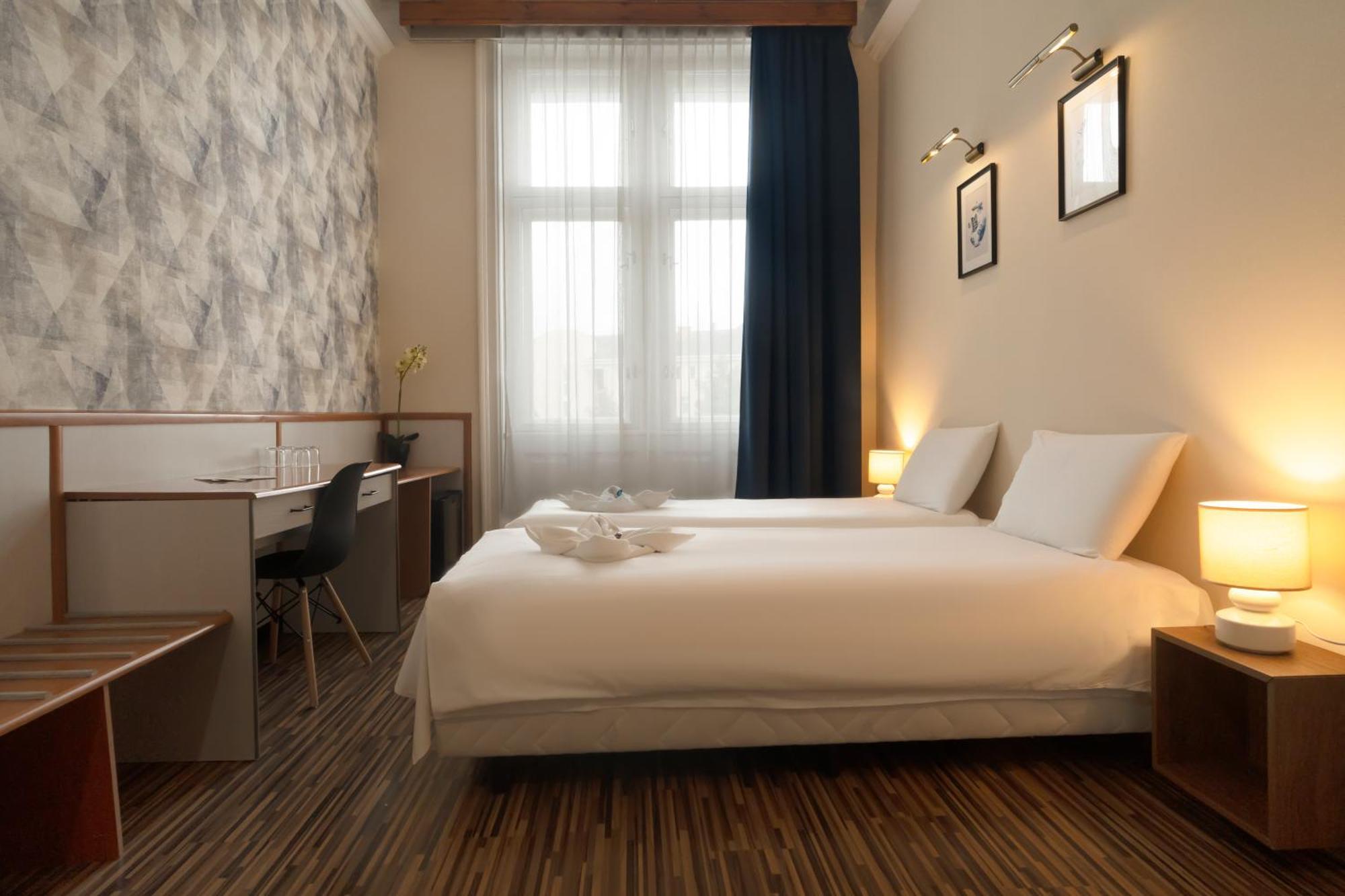 Korona Hotel Nyiregyhaza Ngoại thất bức ảnh