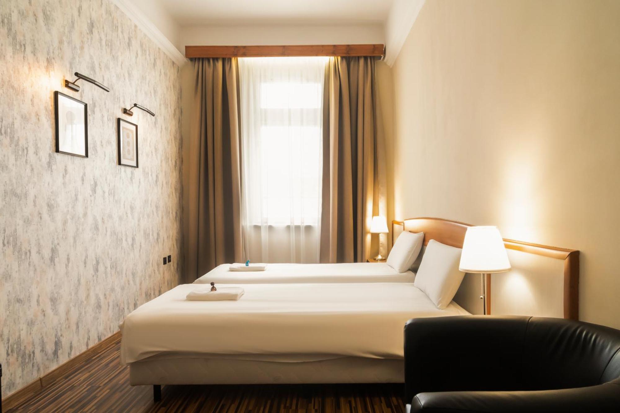 Korona Hotel Nyiregyhaza Ngoại thất bức ảnh