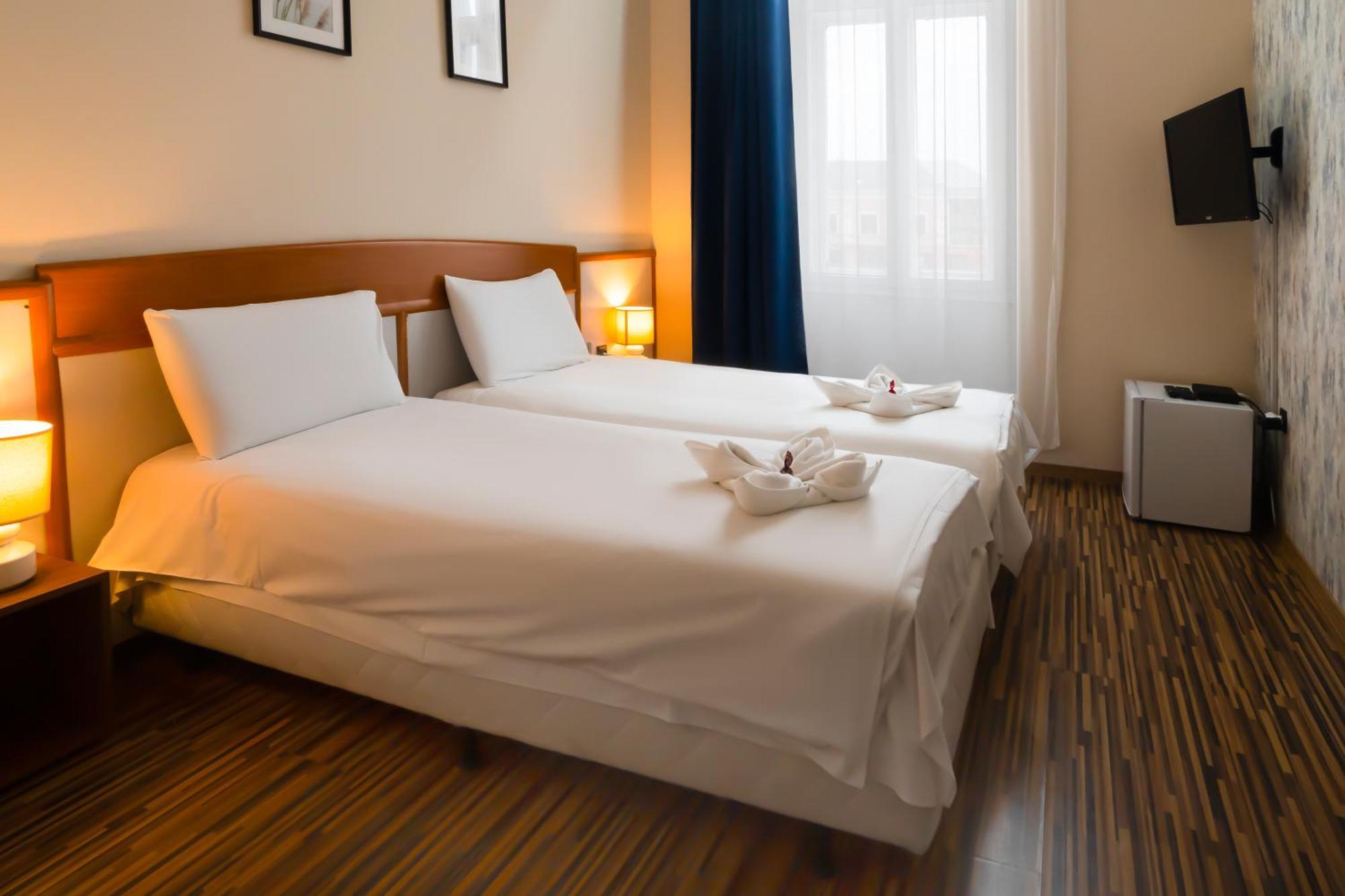 Korona Hotel Nyiregyhaza Ngoại thất bức ảnh