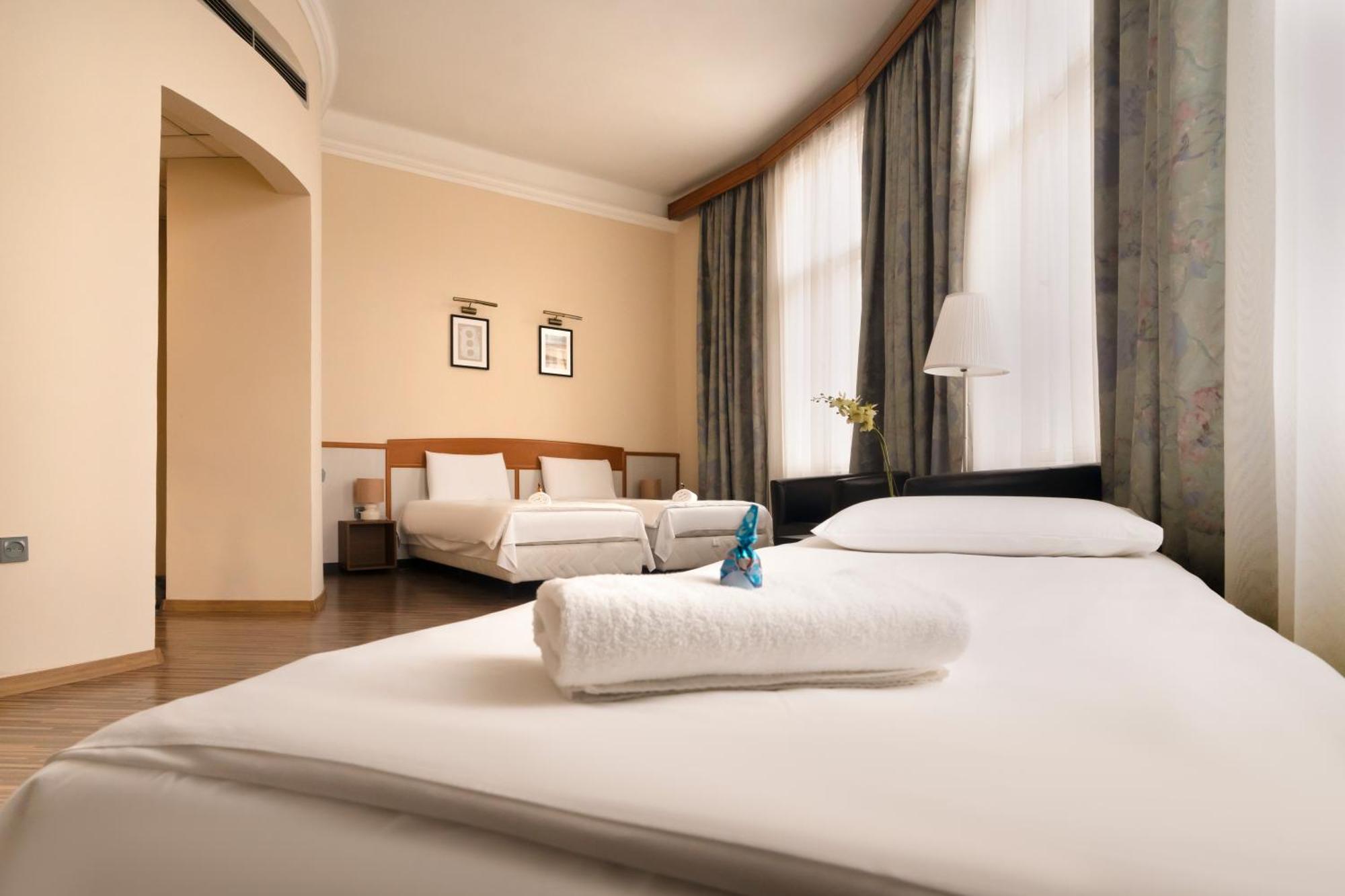 Korona Hotel Nyiregyhaza Ngoại thất bức ảnh