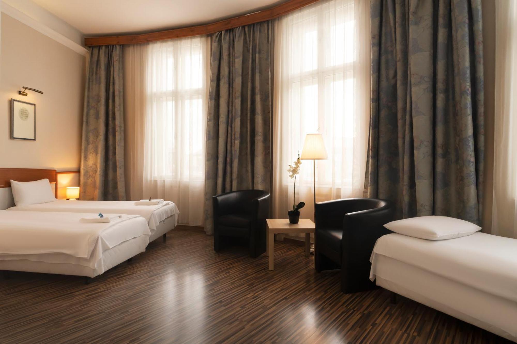Korona Hotel Nyiregyhaza Ngoại thất bức ảnh