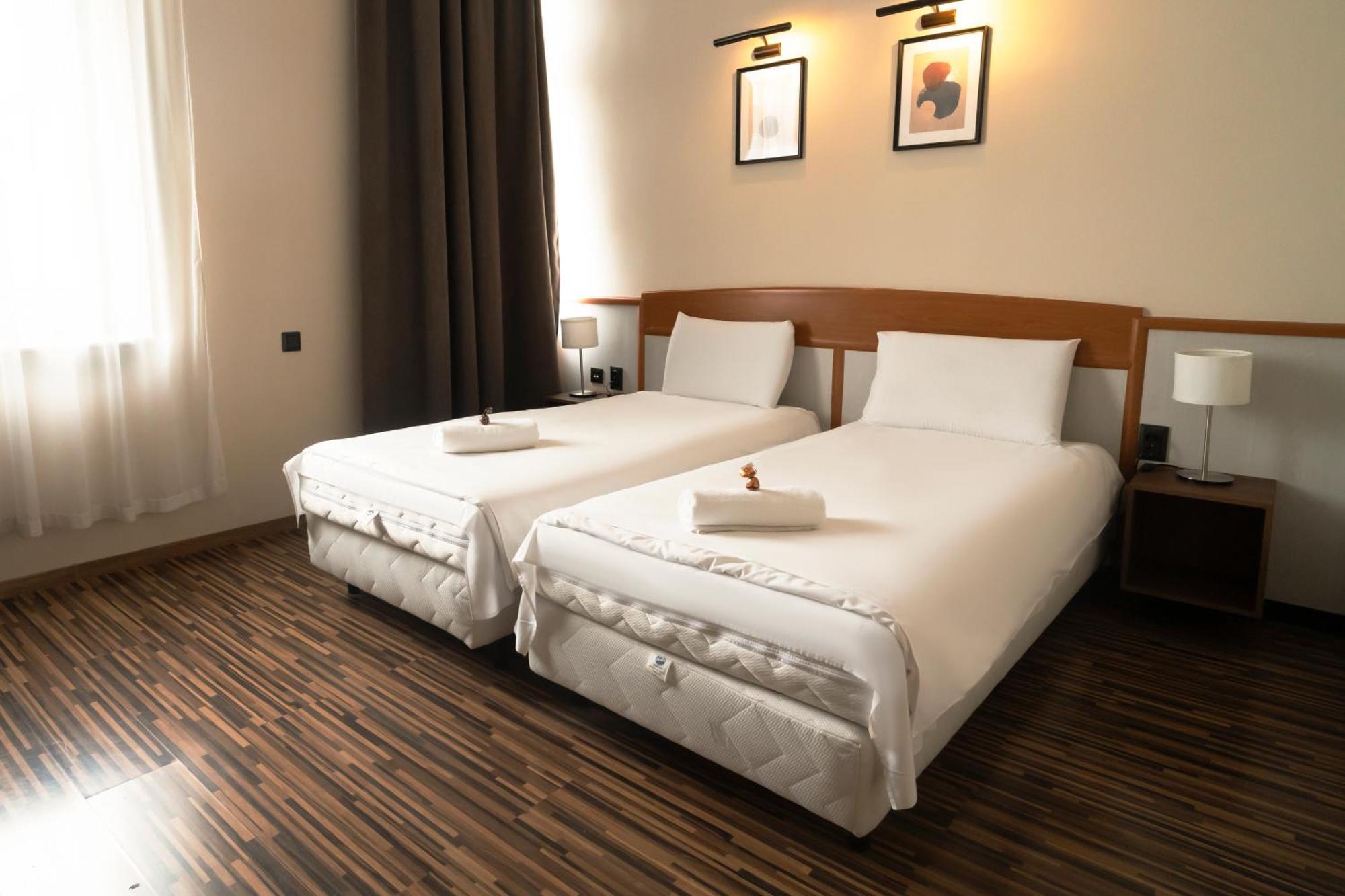 Korona Hotel Nyiregyhaza Ngoại thất bức ảnh