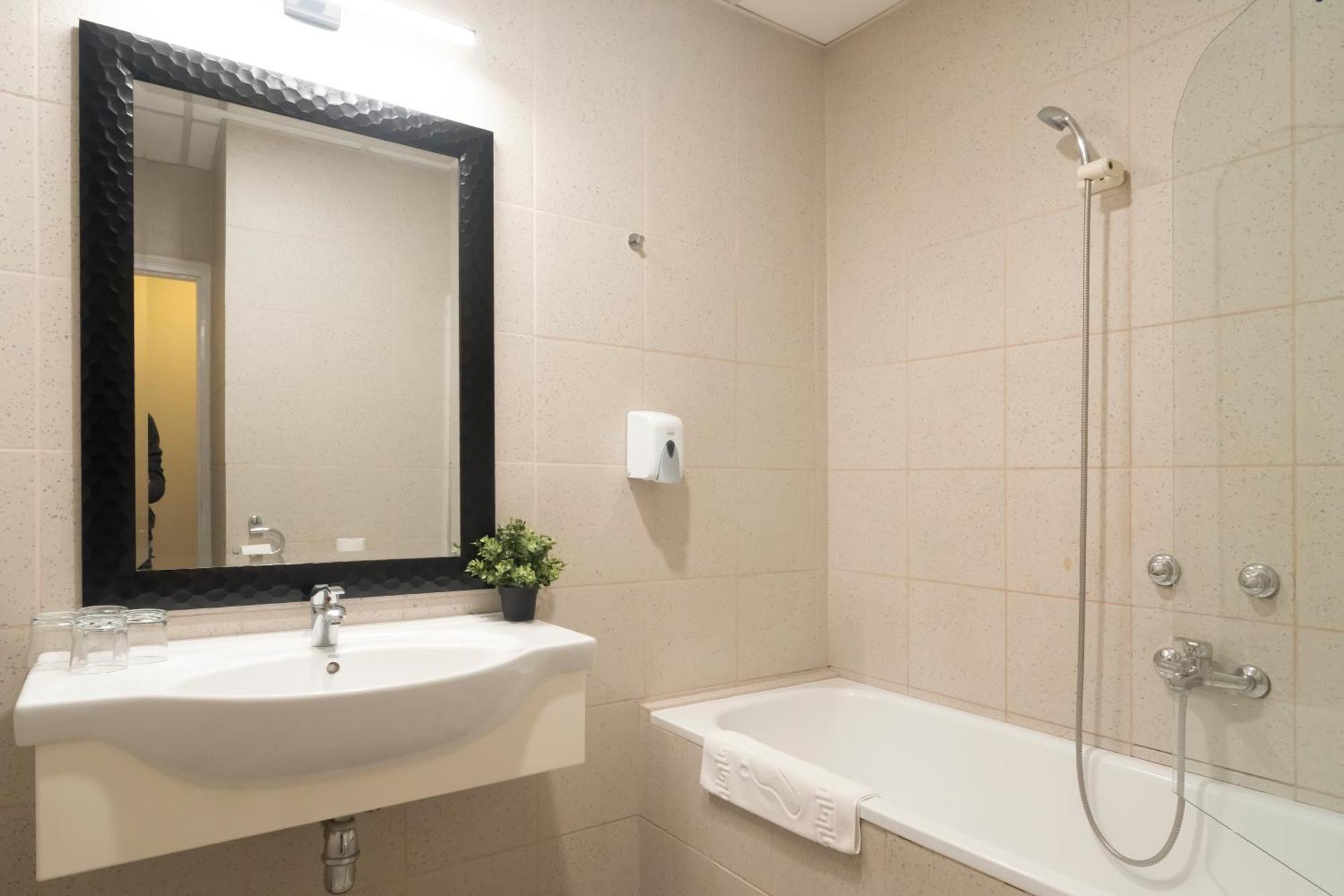 Korona Hotel Nyiregyhaza Ngoại thất bức ảnh