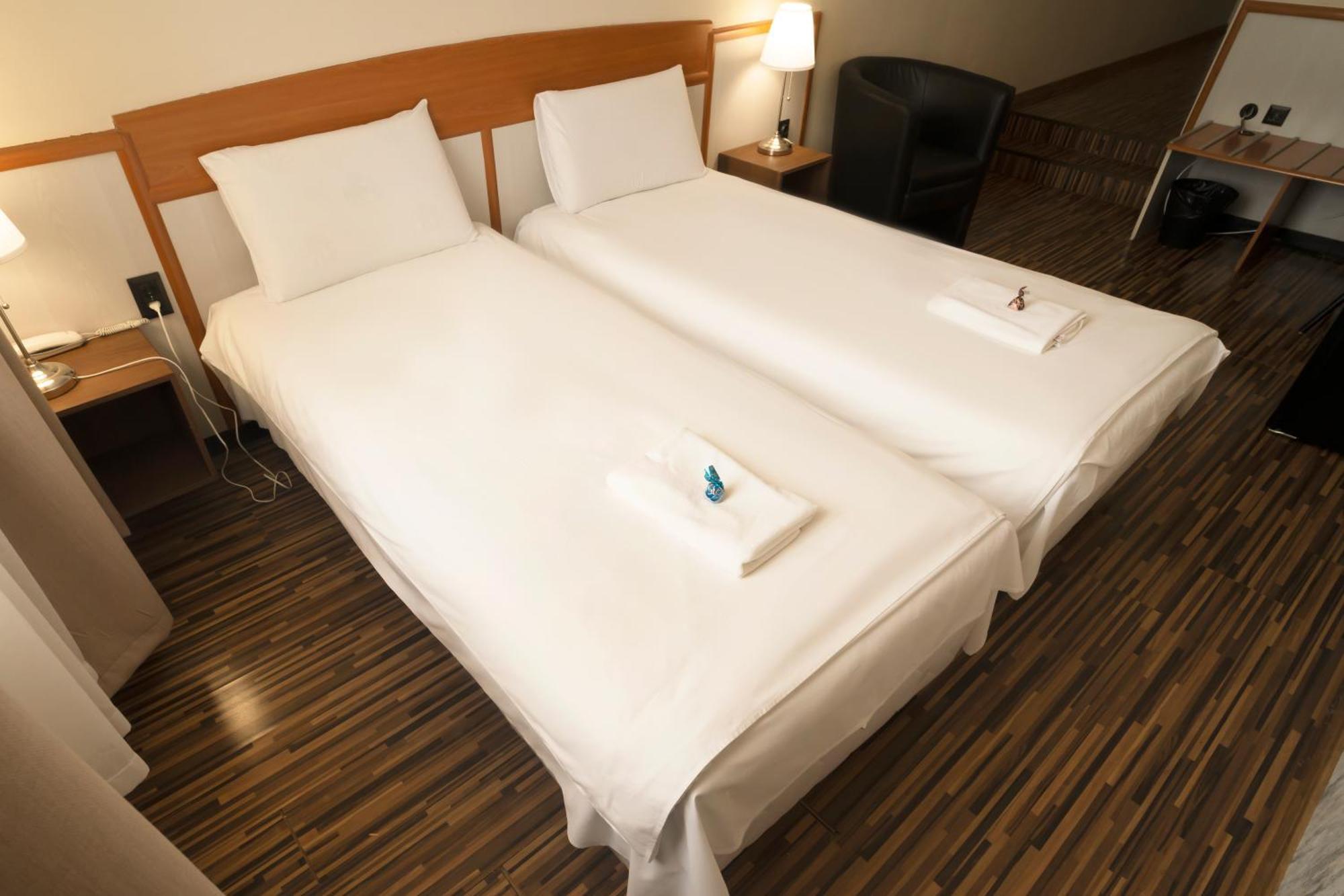 Korona Hotel Nyiregyhaza Ngoại thất bức ảnh