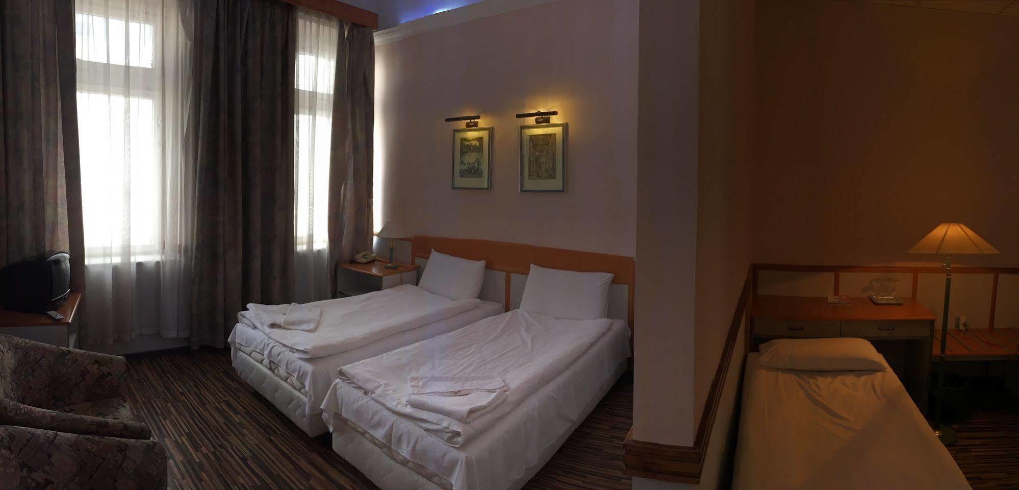 Korona Hotel Nyiregyhaza Ngoại thất bức ảnh