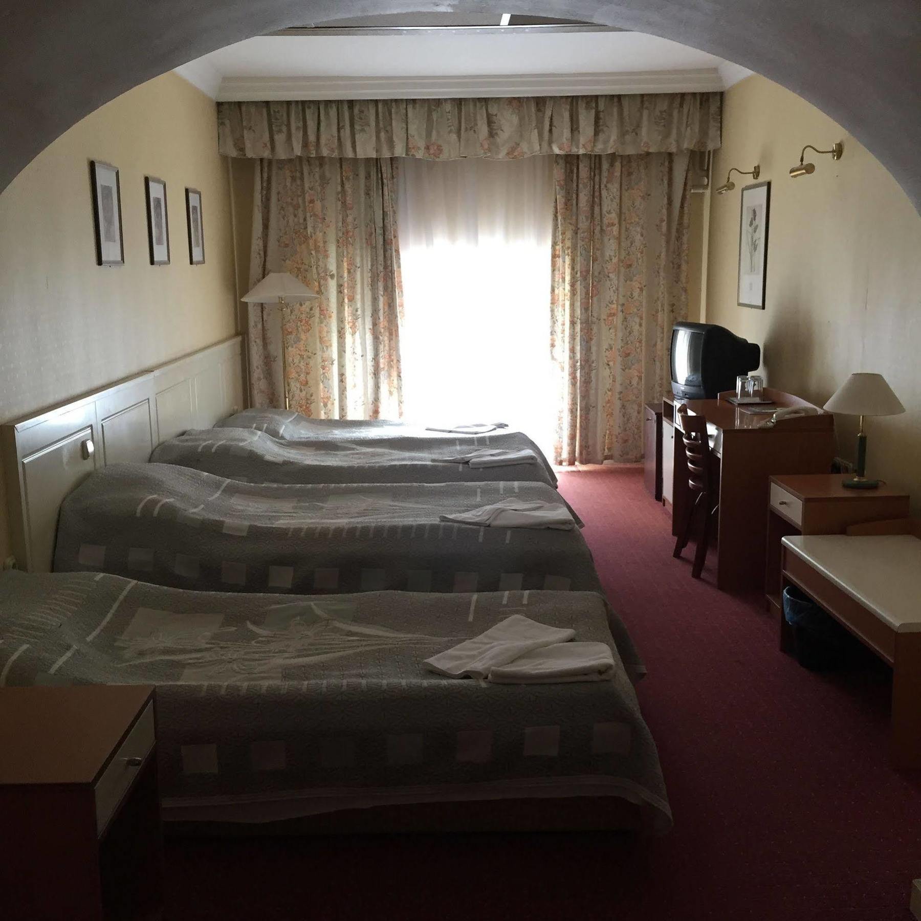 Korona Hotel Nyiregyhaza Ngoại thất bức ảnh