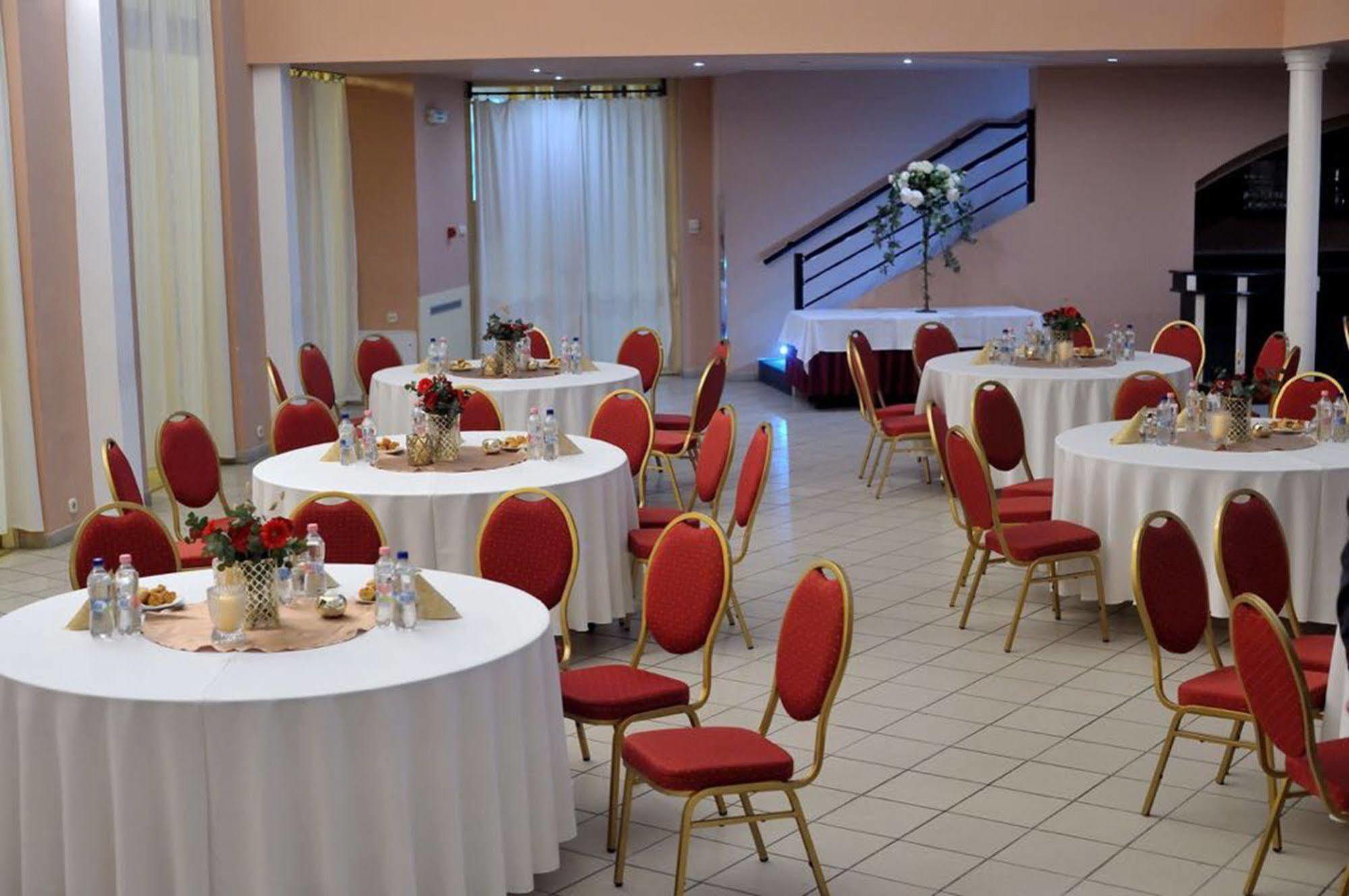 Korona Hotel Nyiregyhaza Ngoại thất bức ảnh